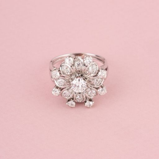 Bucherer Floral Ring In White Gold And Diamonds -photo-3