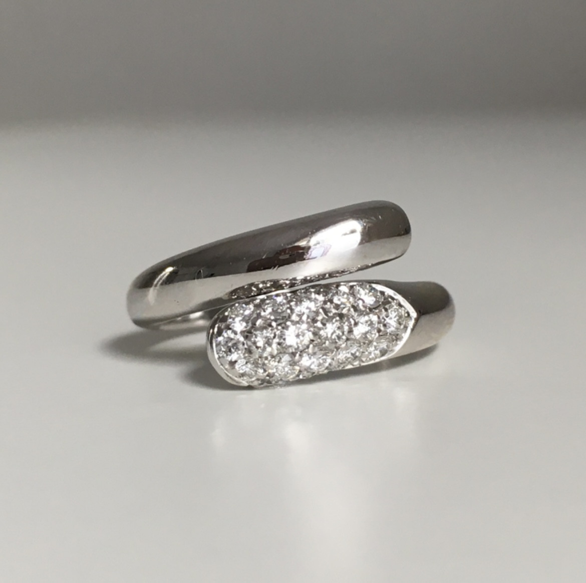 Bvlgari Astrea Model Ring In 18k White Gold And Diamonds 