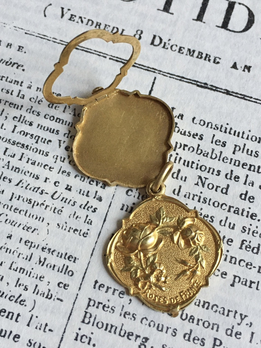 Pendentif porte-photo Art Nouveau en or jaune et vert 18K-photo-1