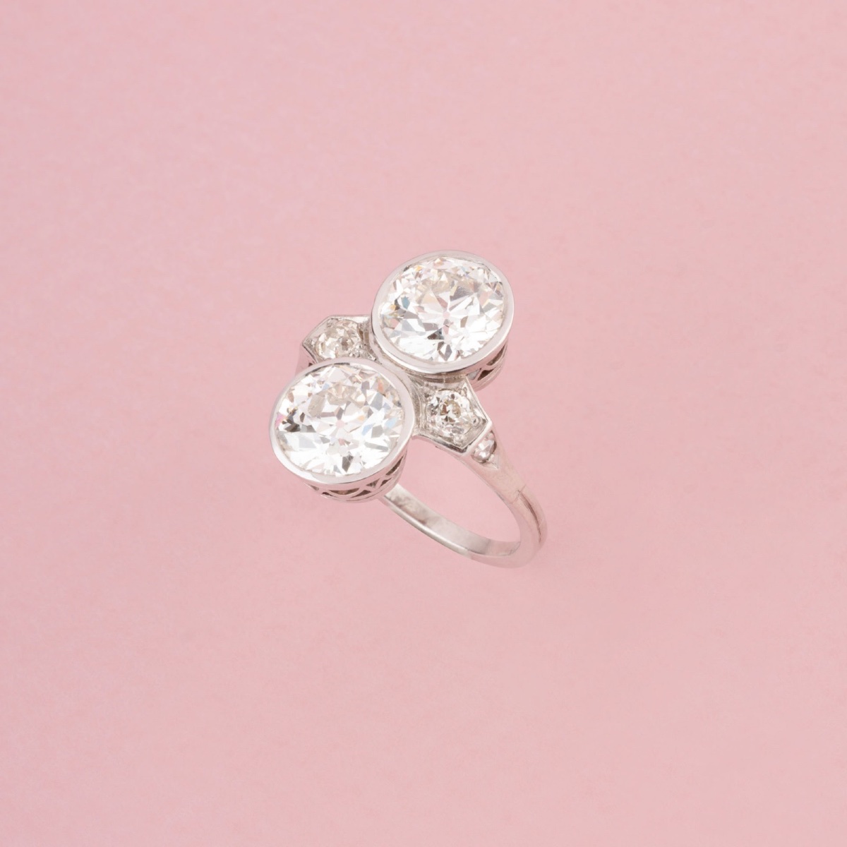 Bague ancienne Art Déco Toi & Moi en platine et diamants -photo-2