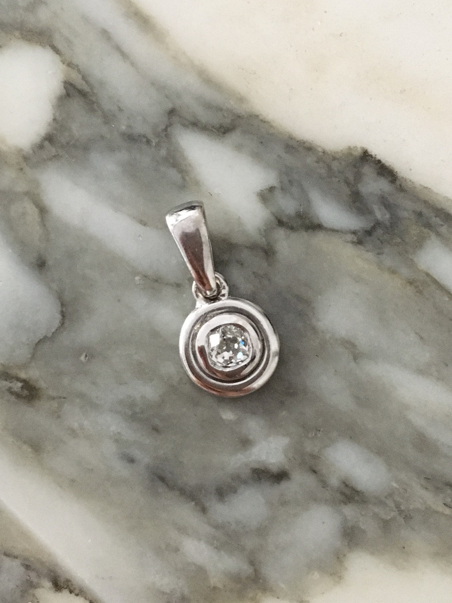 Pendentif en or blanc 18K serti d’un diamant -photo-2