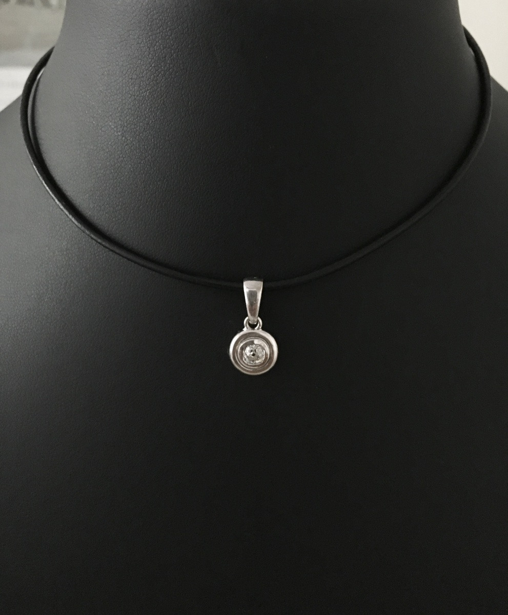 Pendentif en or blanc 18K serti d’un diamant -photo-2