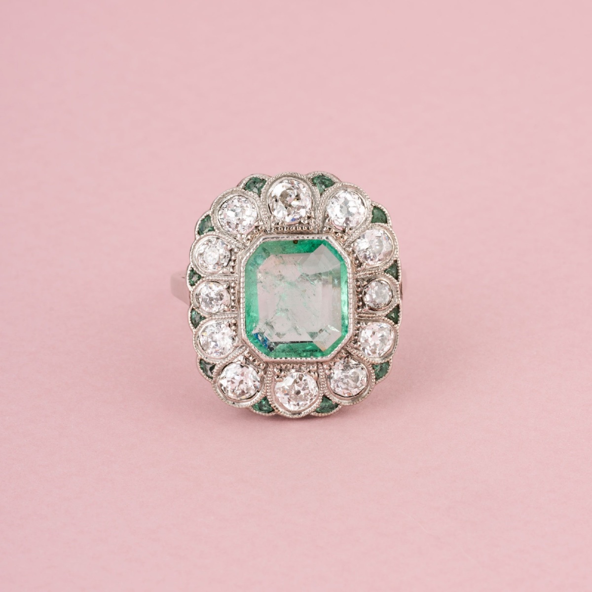 Antique Art Deco Ring In 18k White Gold And Platinum Set With A Colombian Emerald-photo-2