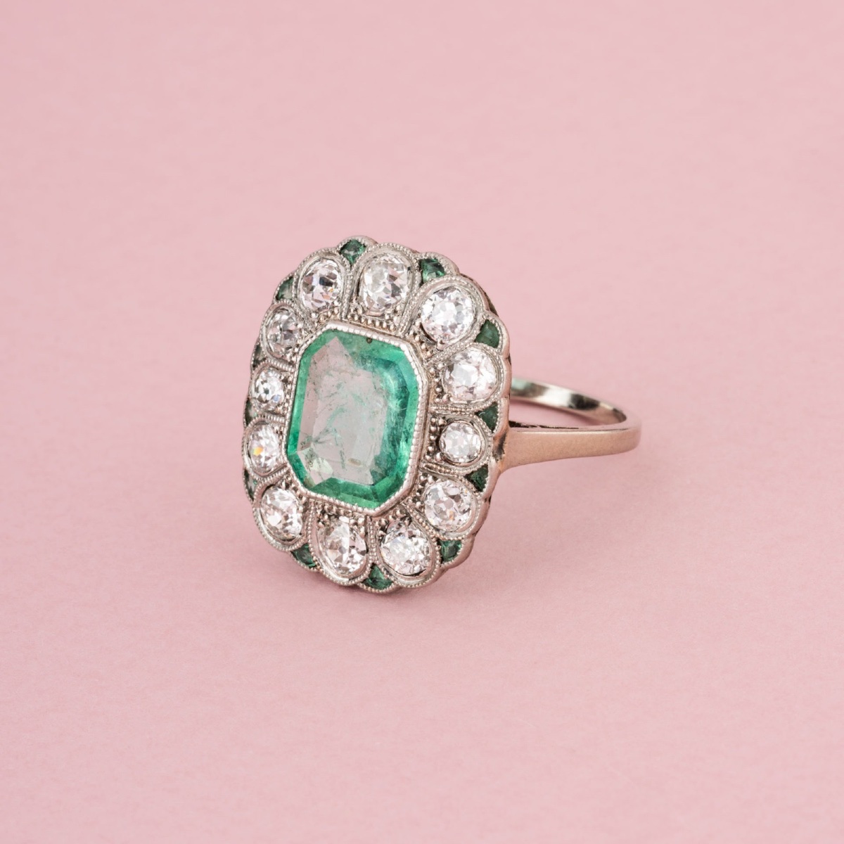 Antique Art Deco Ring In 18k White Gold And Platinum Set With A Colombian Emerald-photo-3
