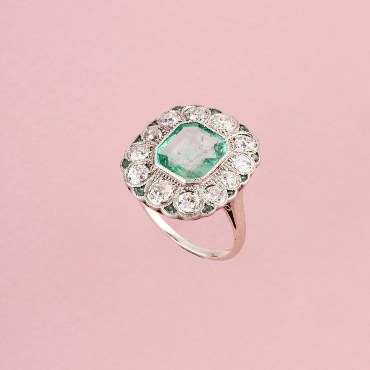 Antique Art Deco Ring In 18k White Gold And Platinum Set With A Colombian Emerald-photo-4