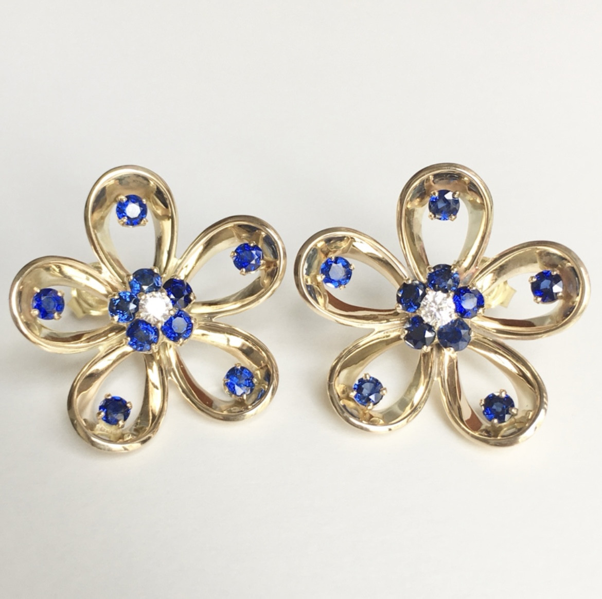 14k Yellow Gold Flower Earrings With Sapphires And Diamonds 