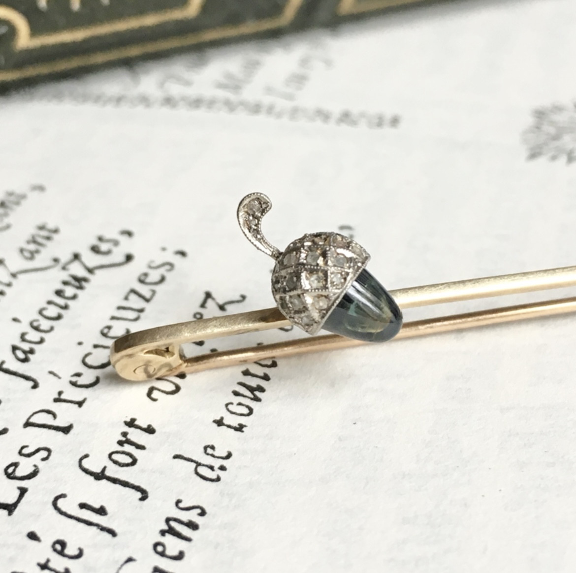 Victorian Brooch In 18k Yellow Gold With Sapphire And Diamonds 