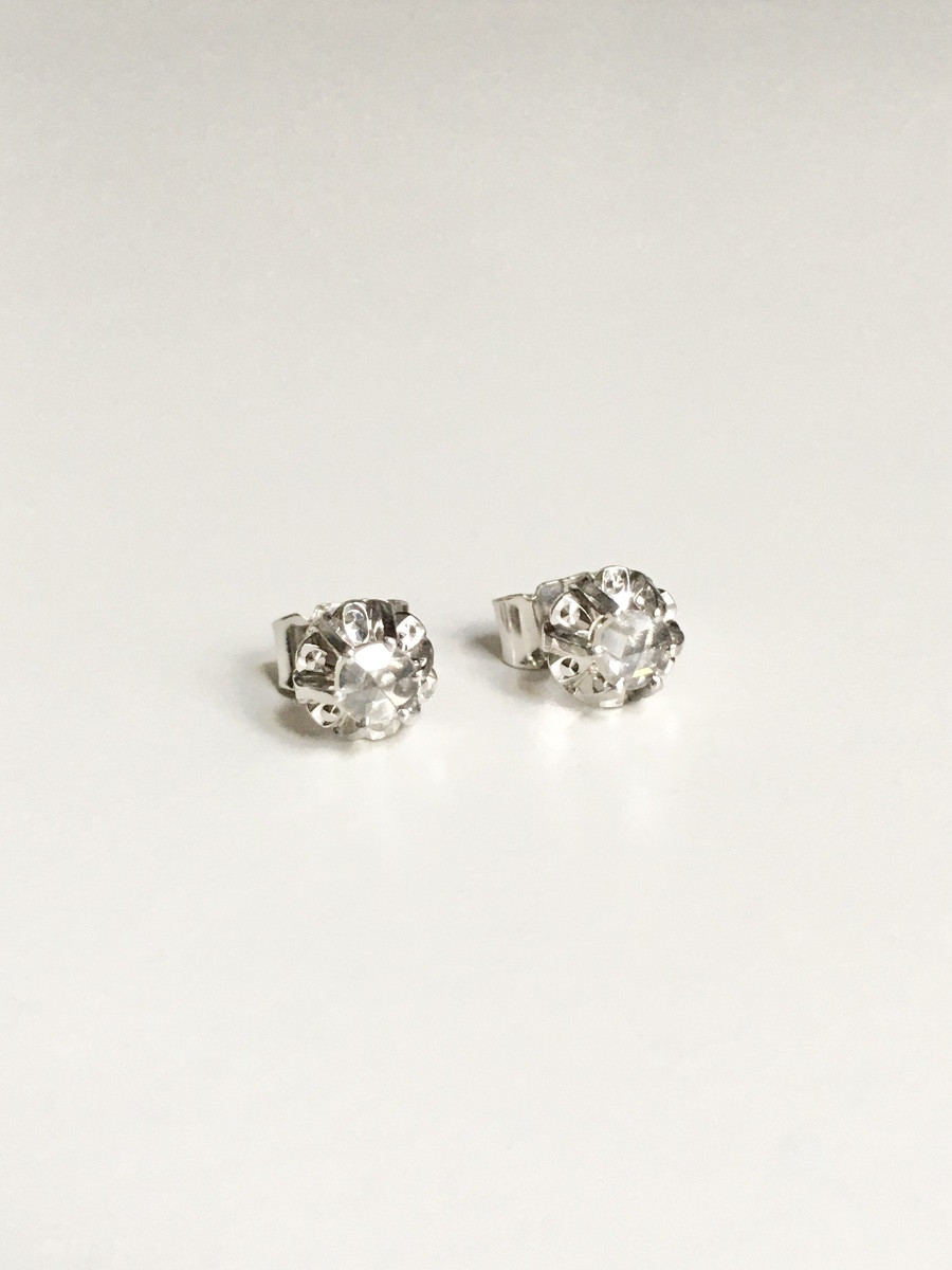 Puces d’oreilles en or blanc 18K et diamants -photo-1