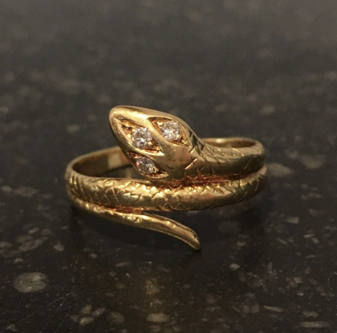 Bague vintage en or jaune 18K en forme de serpent