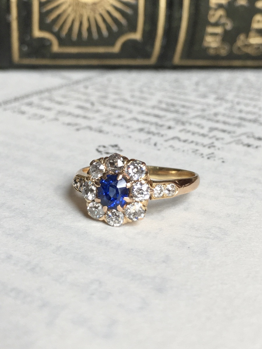 Bague ancienne en or 18K sertie d’un saphir et diamants -photo-3