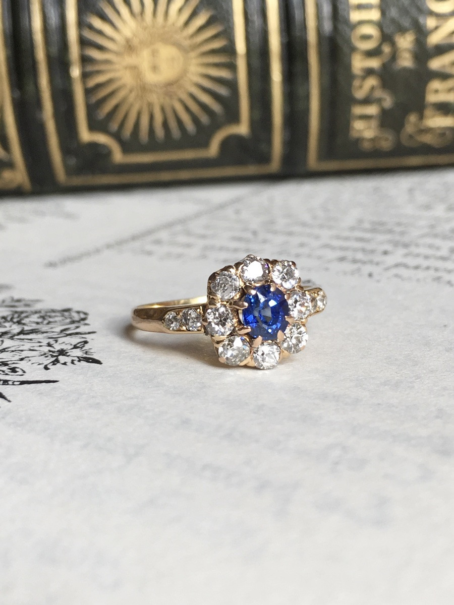 Bague ancienne en or 18K sertie d’un saphir et diamants -photo-4