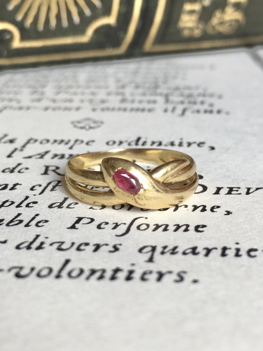 18k Yellow Gold Ring In The Shape Of A Coiled Snake-photo-2