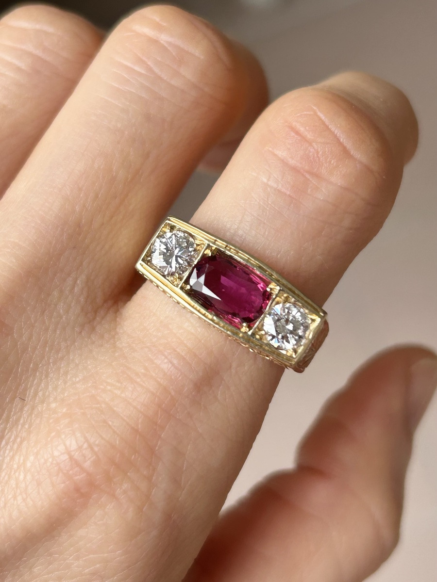 Art Deco Ring In 18k Yellow Gold Set With An Unheated Ruby And Diamonds -photo-5