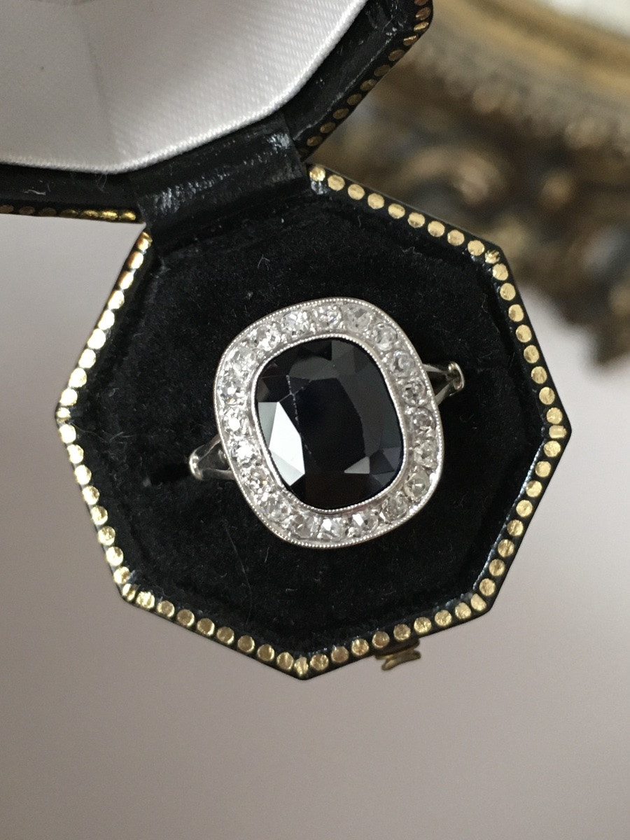 Bague Art Déco en platine, serti d’un saphir et diamants -photo-3