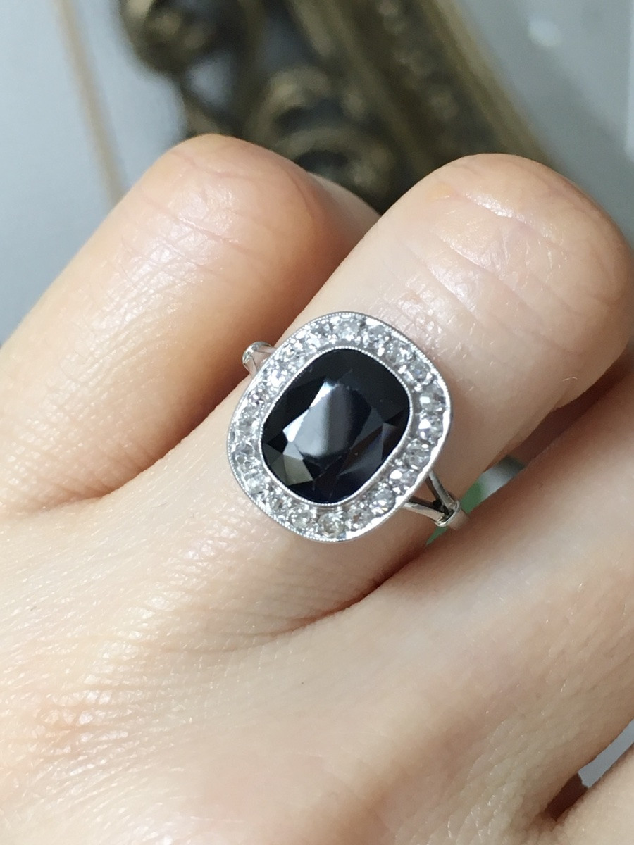 Bague Art Déco en platine, serti d’un saphir et diamants -photo-7