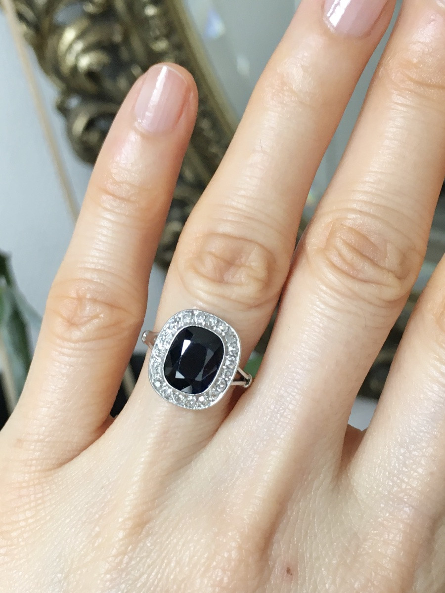 Bague Art Déco en platine, serti d’un saphir et diamants -photo-8