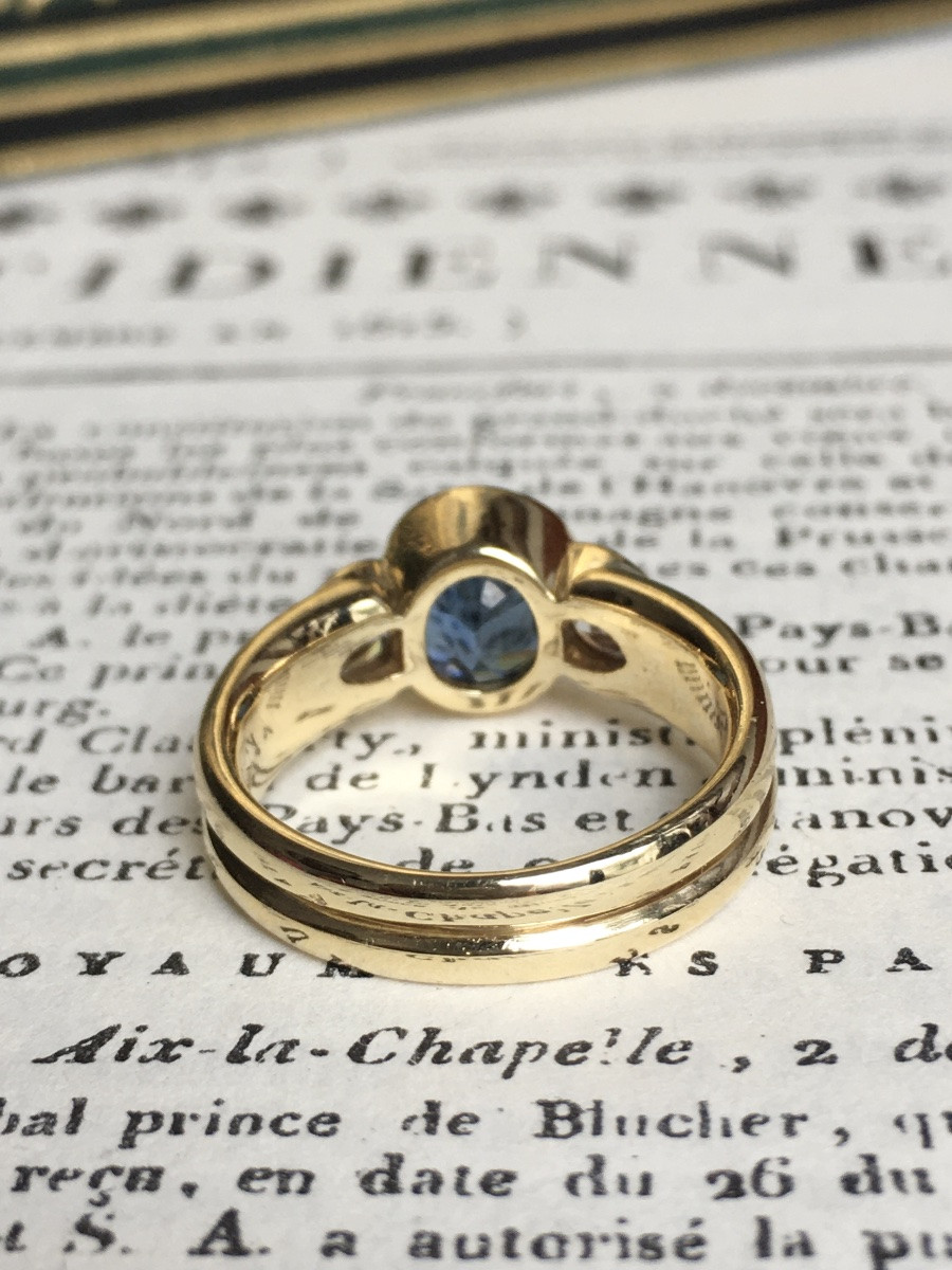 18k Yellow Gold Ring Set With A Sapphire And Diamonds -photo-4