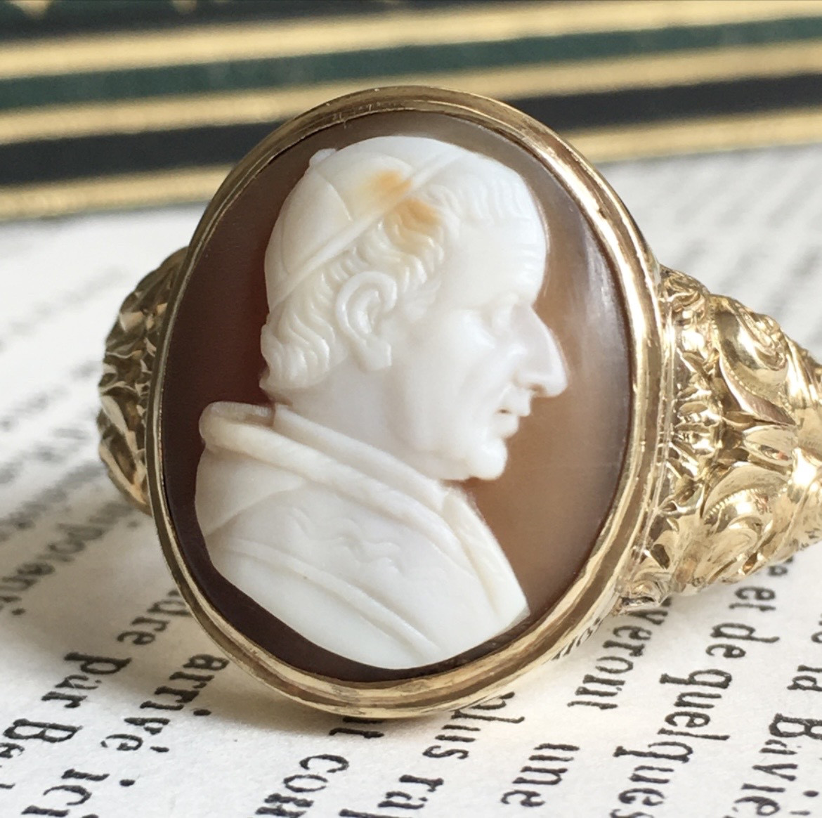 Bague ancienne chevalière en or jaune 18K Pape  Grégoire XVI (1765 - 1846)