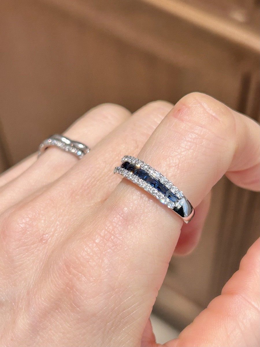 Bague en or blanc 18K saphirs et diamants -photo-5