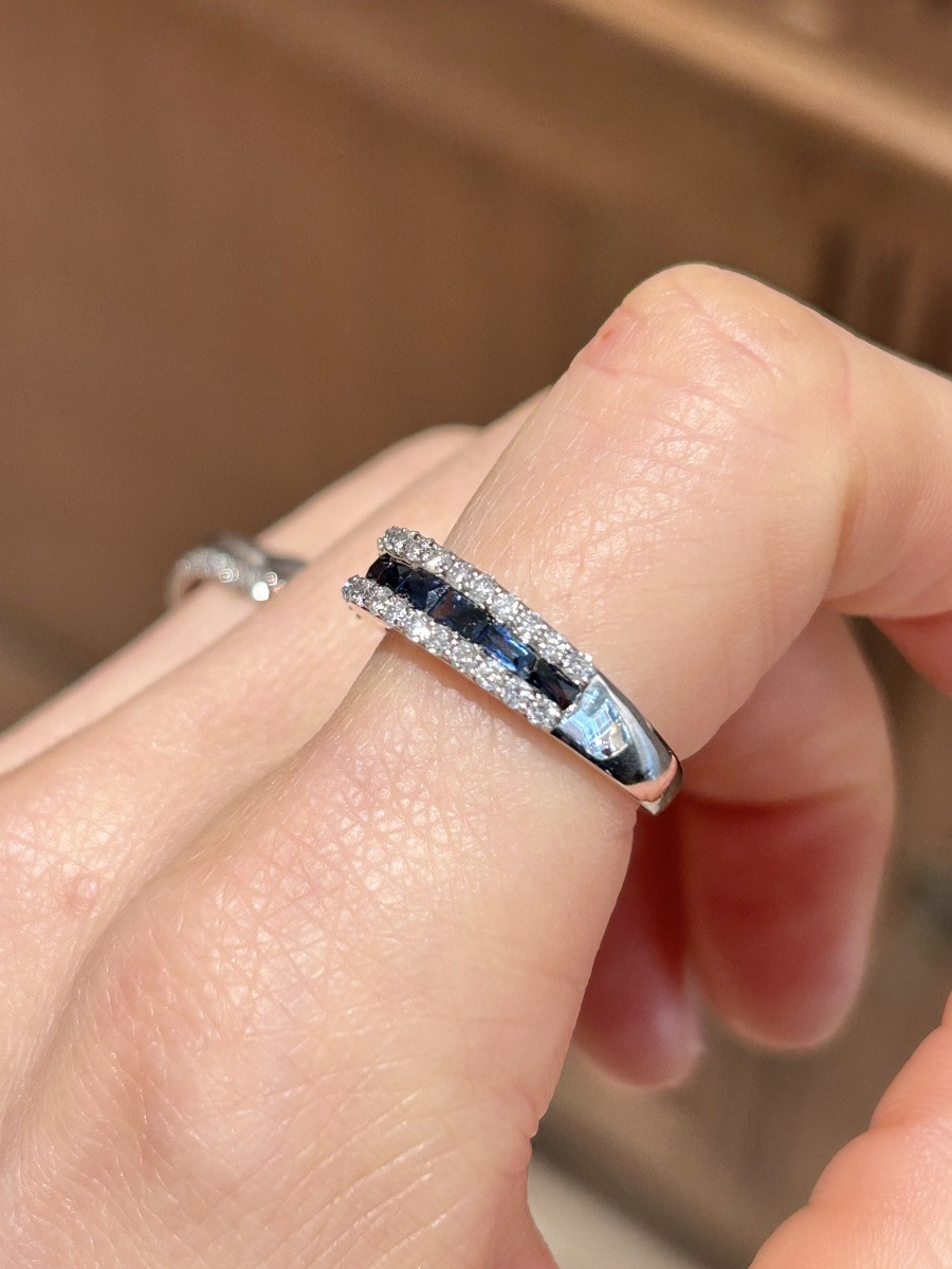 Bague en or blanc 18K saphirs et diamants -photo-6