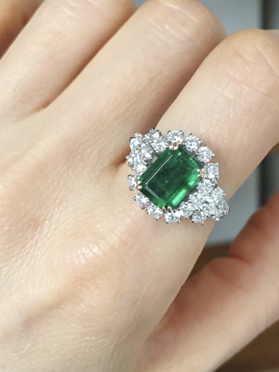 18k White And Yellow Gold Ring With Emerald And Diamonds -photo-5