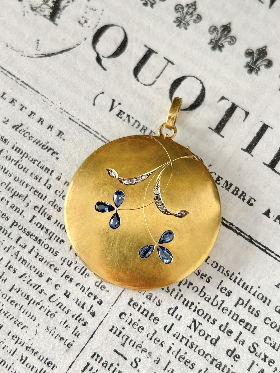 Art Nouveau Pendant Photo Holder In 18k Yellow Gold-photo-2