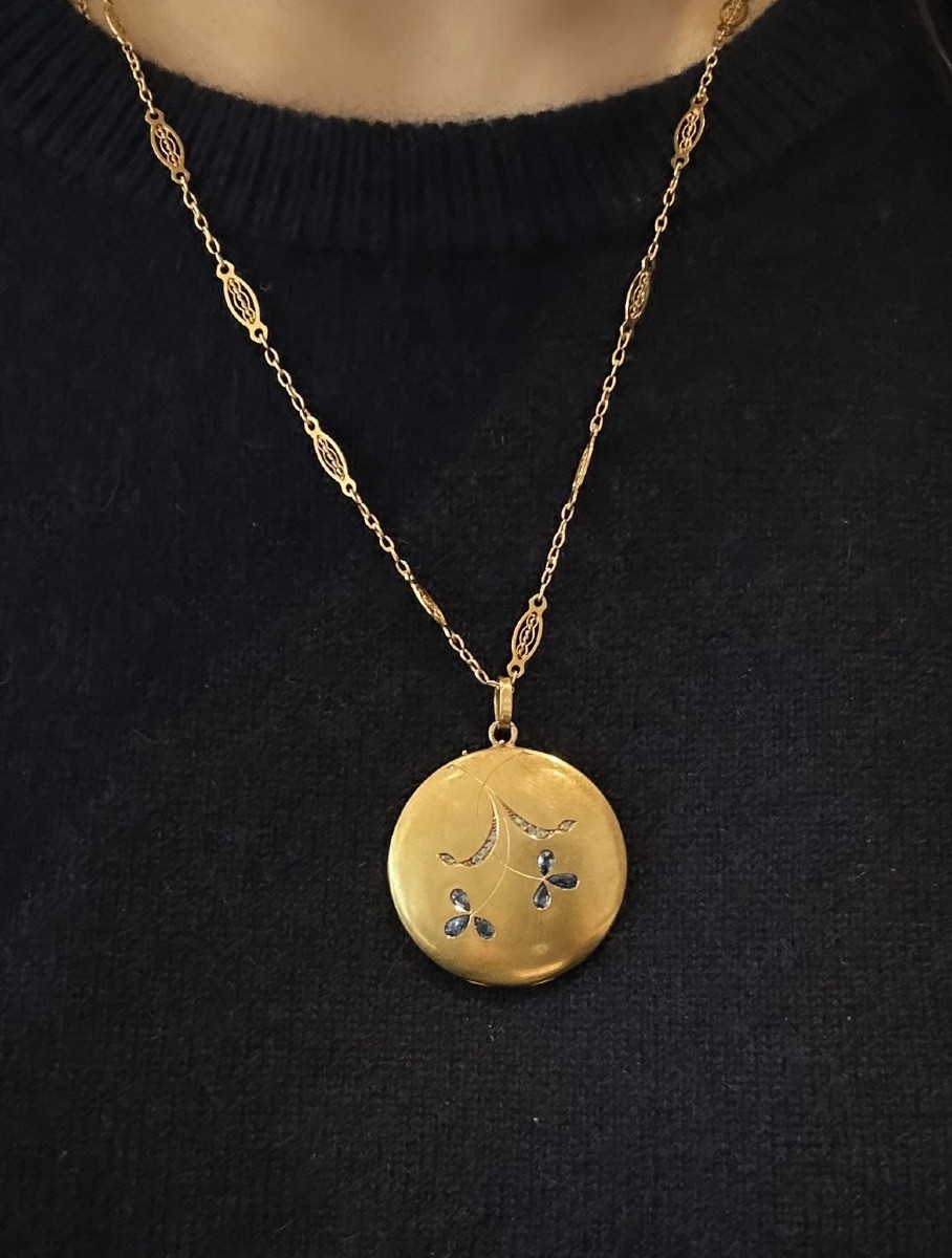 Art Nouveau Pendant Photo Holder In 18k Yellow Gold-photo-6