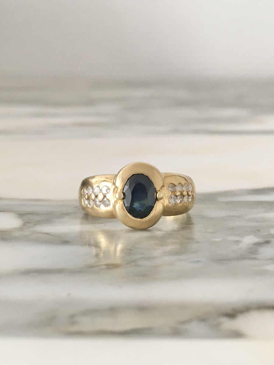 Ring In 18k Yellow Gold With Sapphire And Diamonds-photo-2