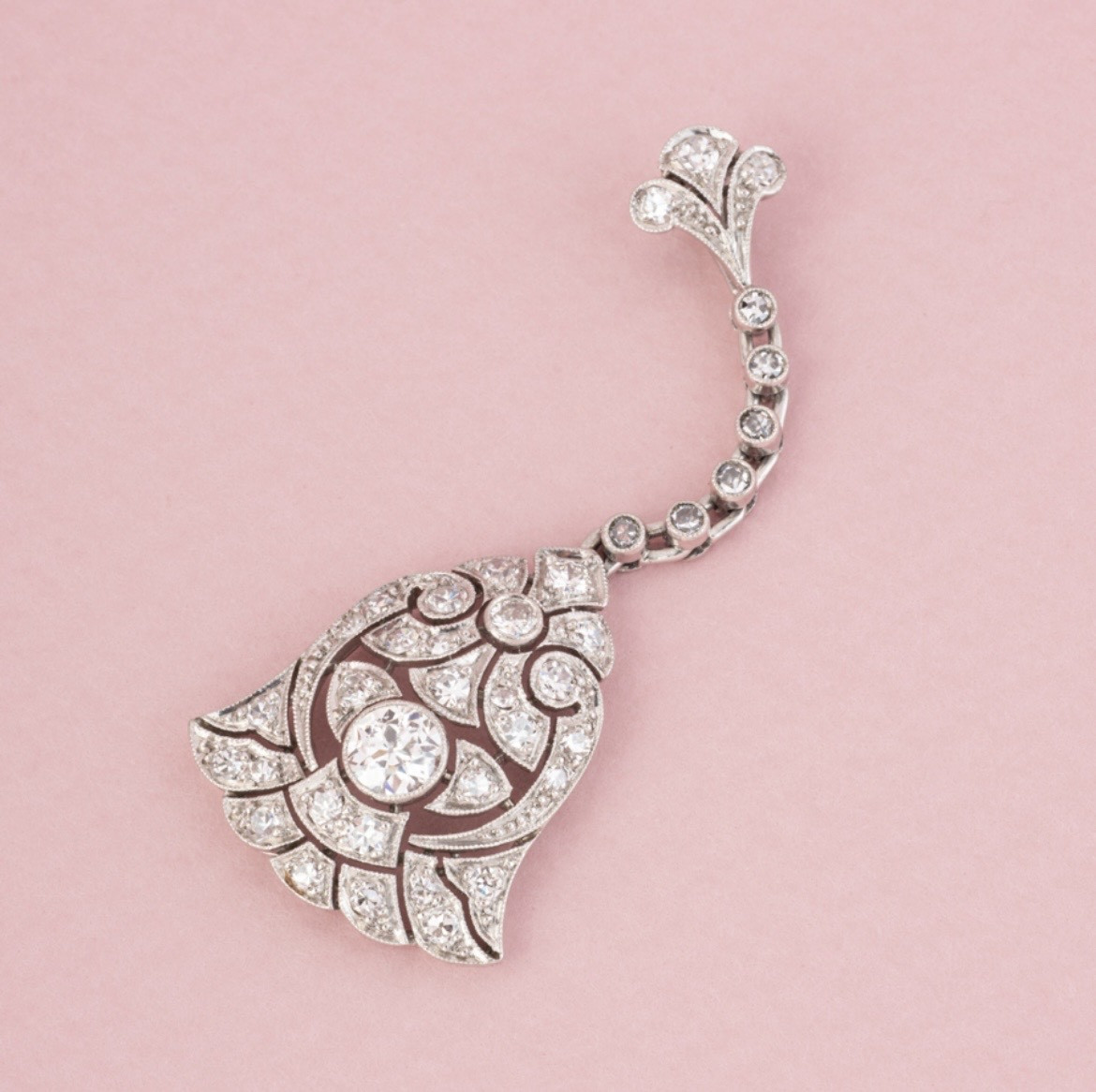 Pendentif Art Déco en platine et diamants 