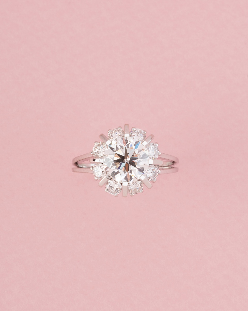 Bague marguerite en platine et diamants 2,89 ct -photo-2