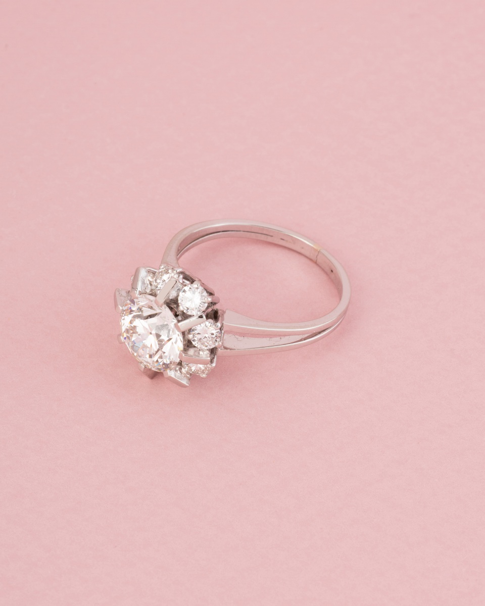 Bague marguerite en platine et diamants 2,89 ct -photo-1