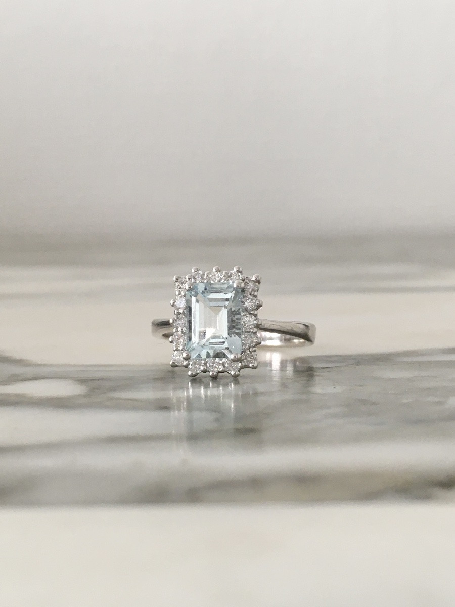 Bague en or blanc 18K sertie d’une aigue-marine et diamants -photo-1