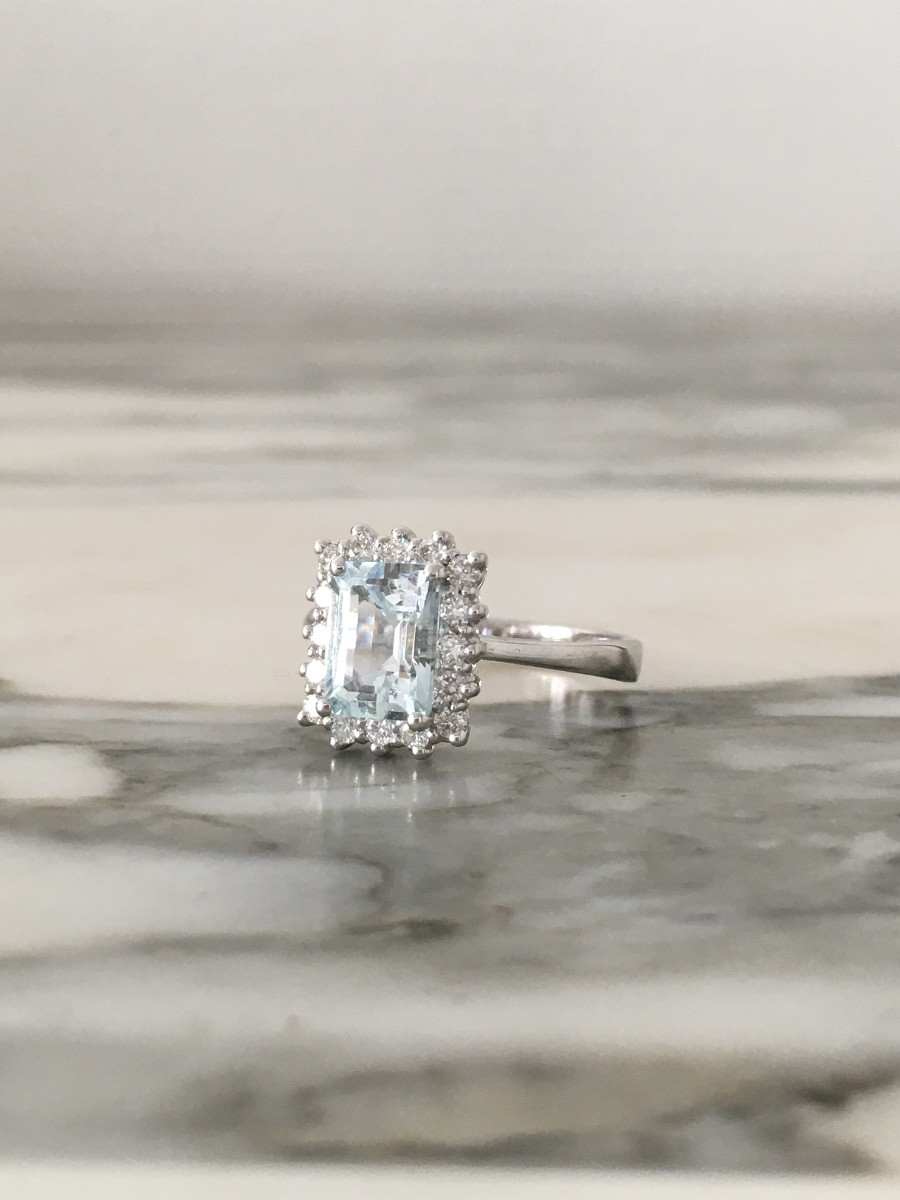 Bague en or blanc 18K sertie d’une aigue-marine et diamants -photo-2