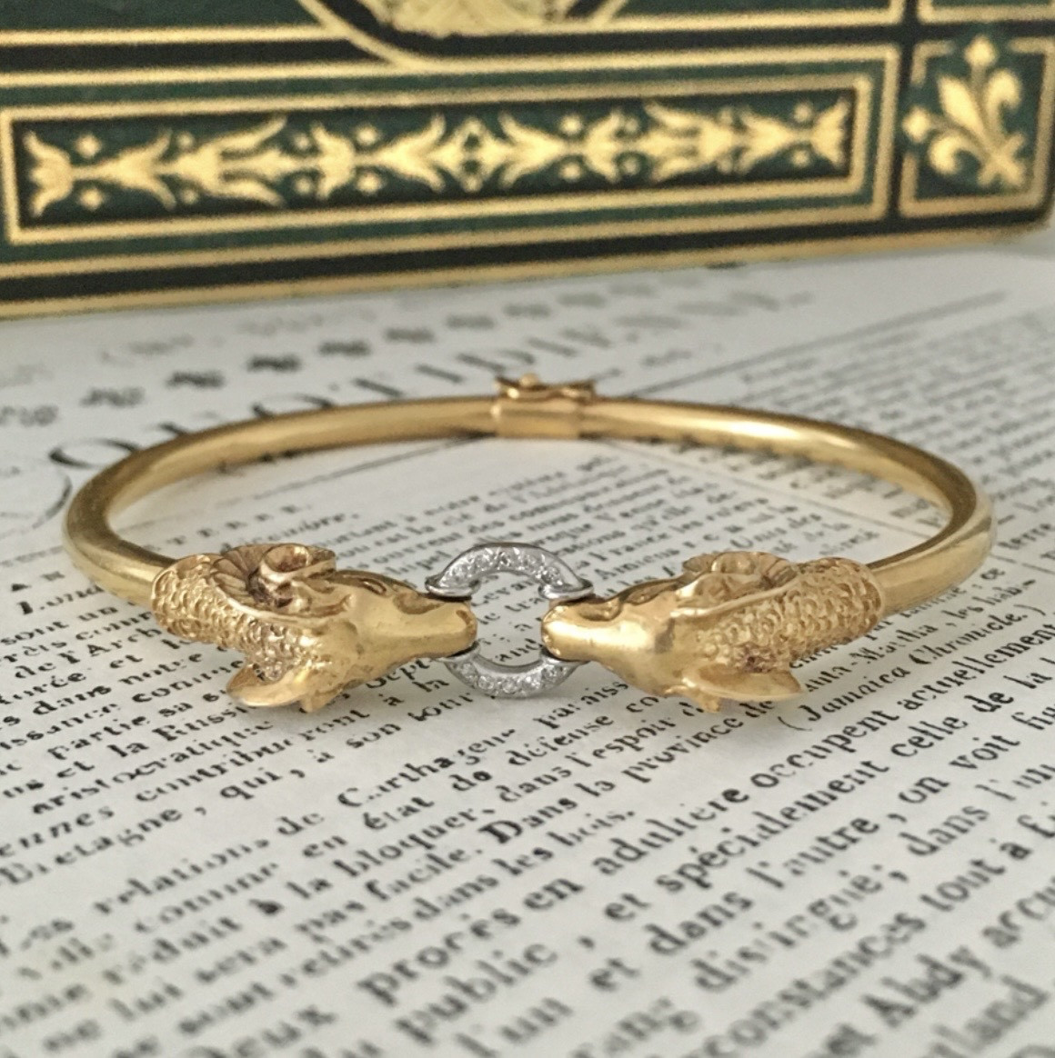 Bracelet deux têtes de béliers en or 18K et diamants 
