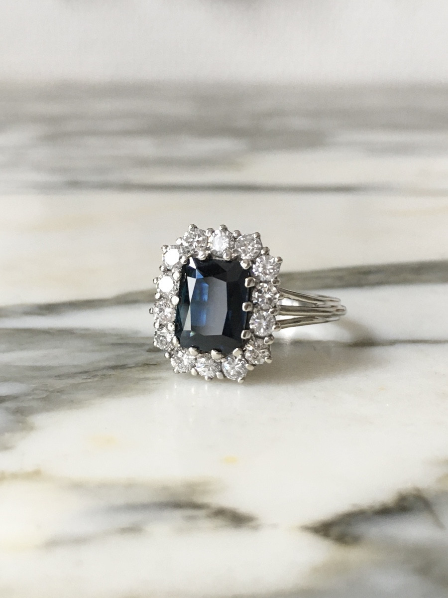 Bague en or blanc 18K saphir et diamants -photo-4