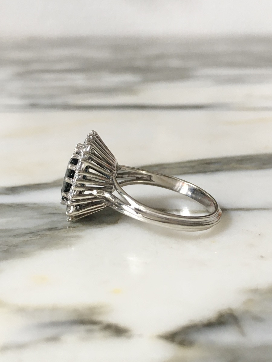 Bague en or blanc 18K saphir et diamants -photo-3