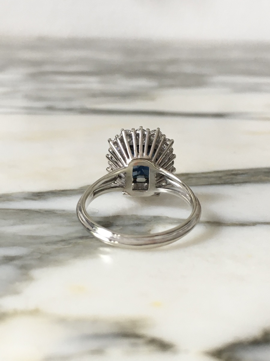 Bague en or blanc 18K saphir et diamants -photo-4