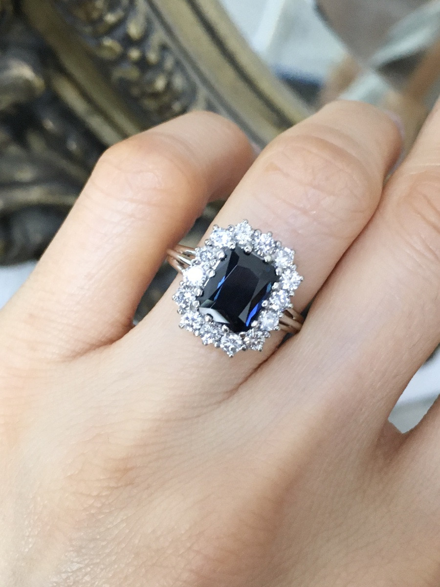 Bague en or blanc 18K saphir et diamants -photo-5