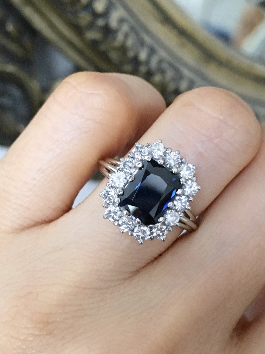 Bague en or blanc 18K saphir et diamants -photo-6