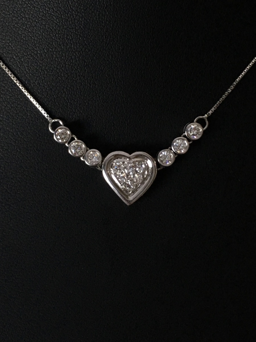 Collier coeur en or blanc 18K et diamants -photo-3