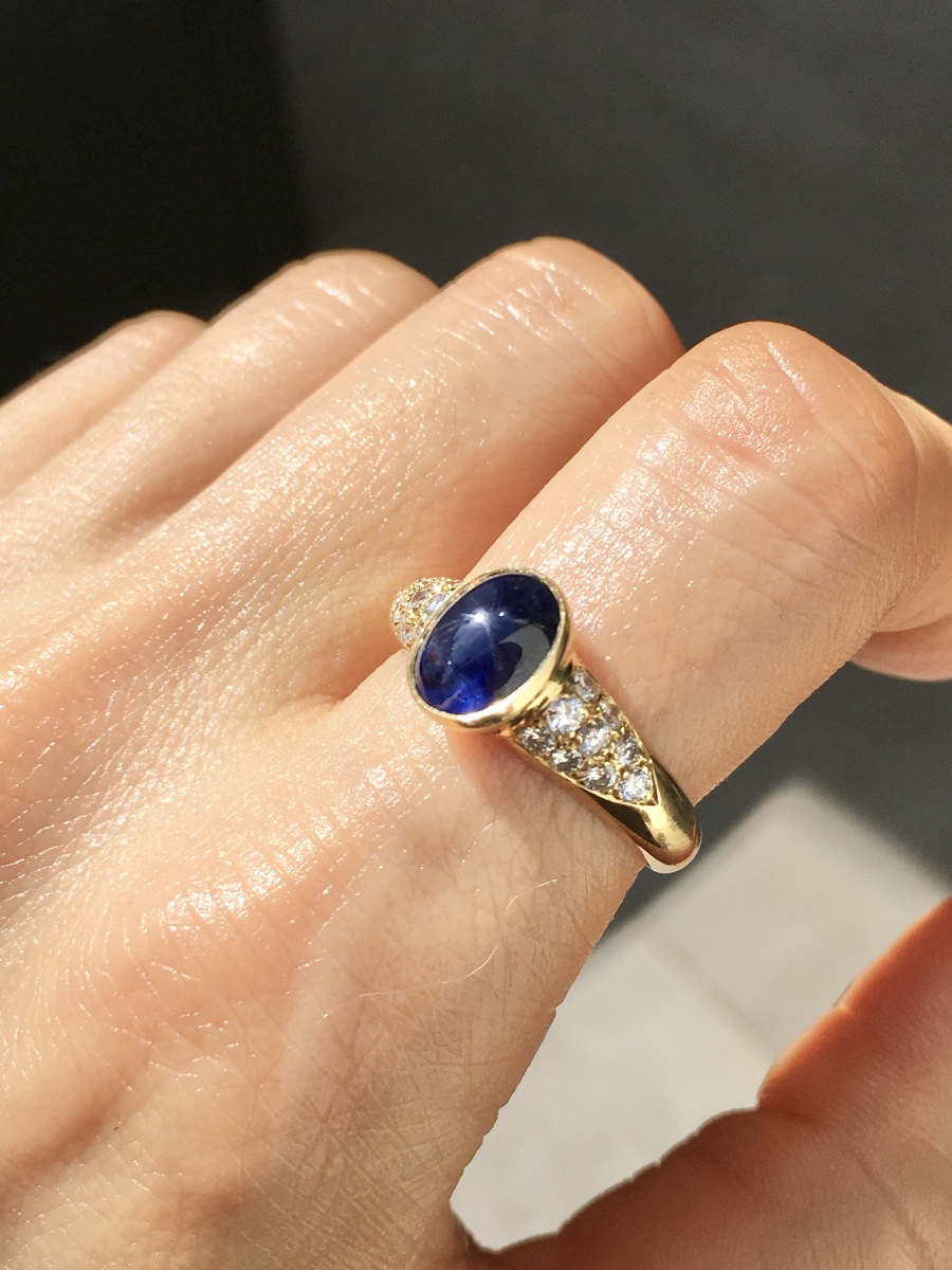 Bague en or jaune 18K saphir et diamants -photo-8