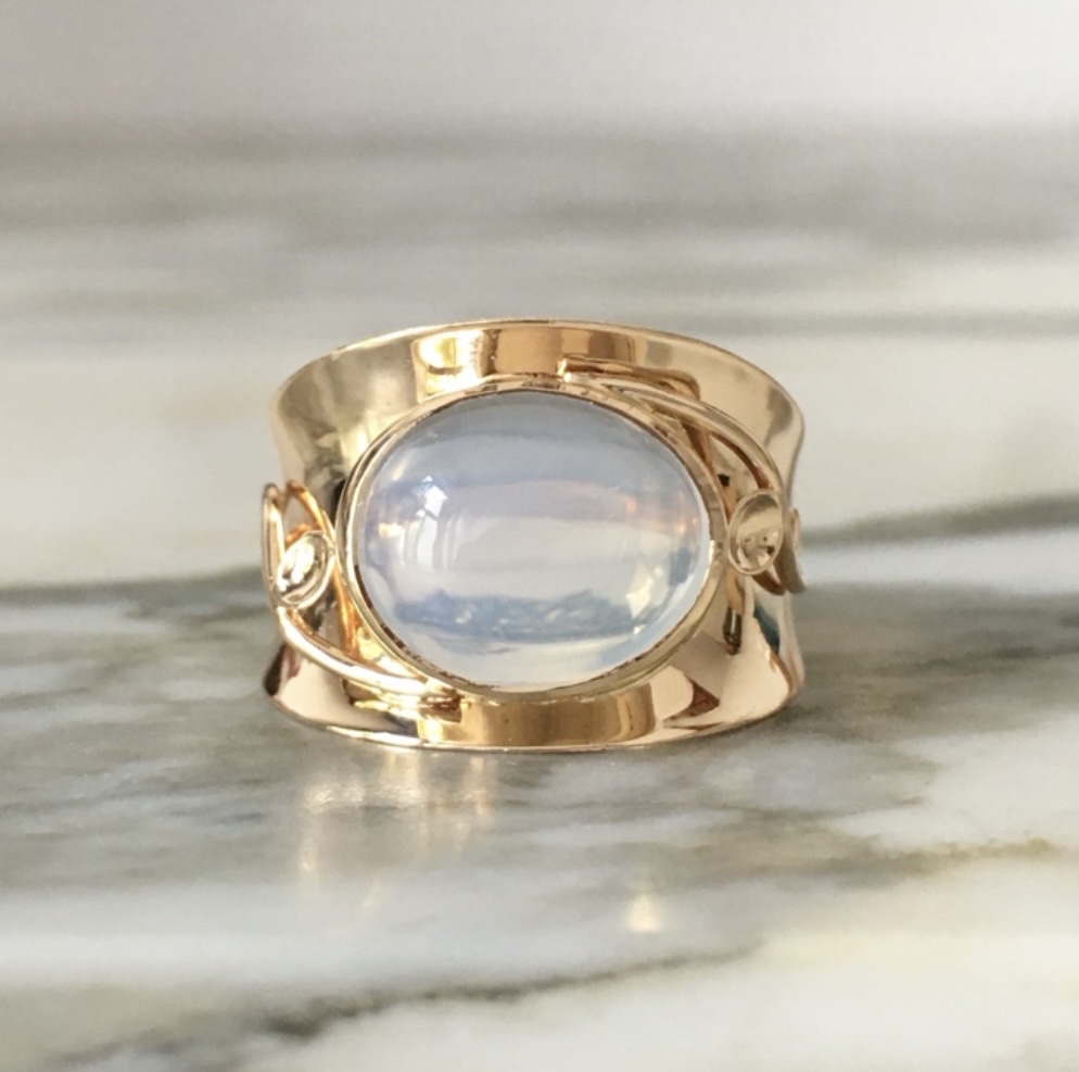 18k Yellow Gold Moonstone Ring 
