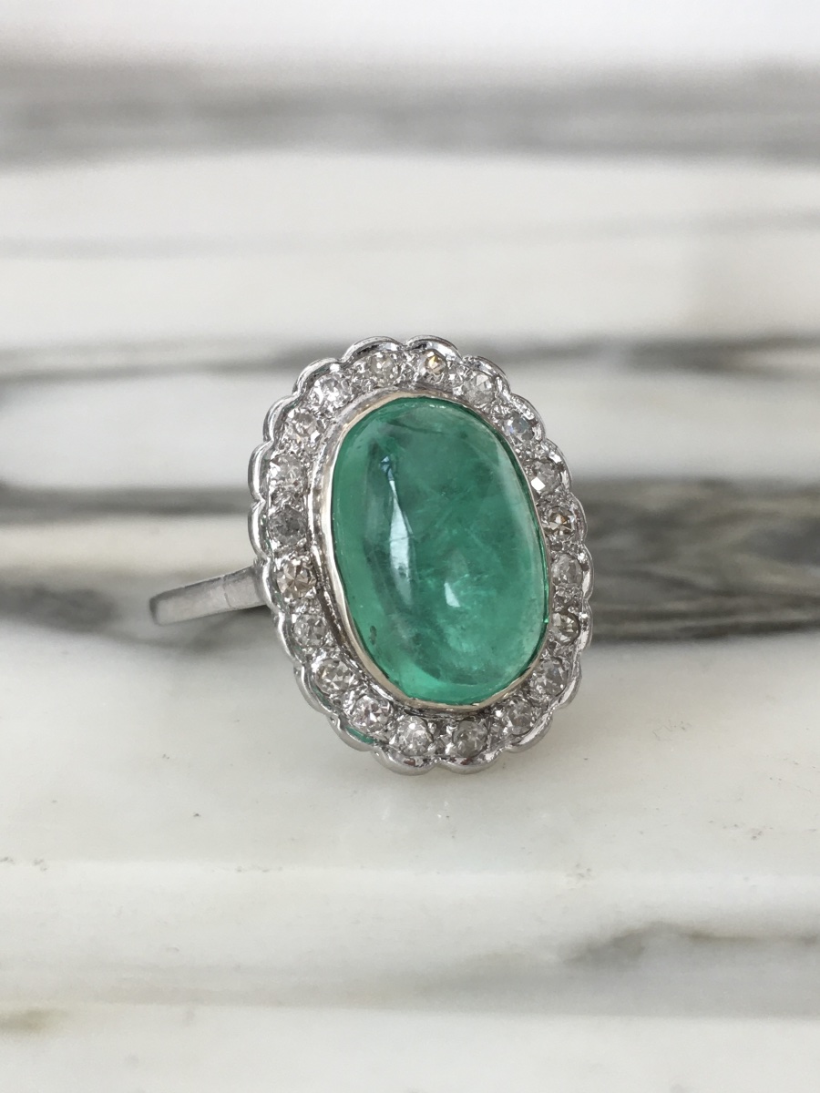 18k Gold Ring With A 5.40 Ct Colombian Emerald And Diamonds-photo-3