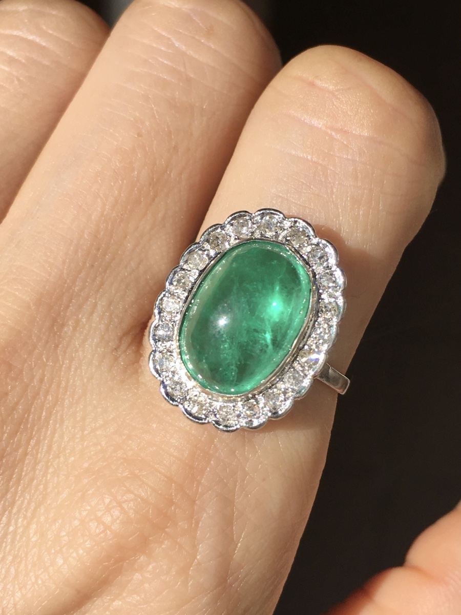 18k Gold Ring With A 5.40 Ct Colombian Emerald And Diamonds-photo-7