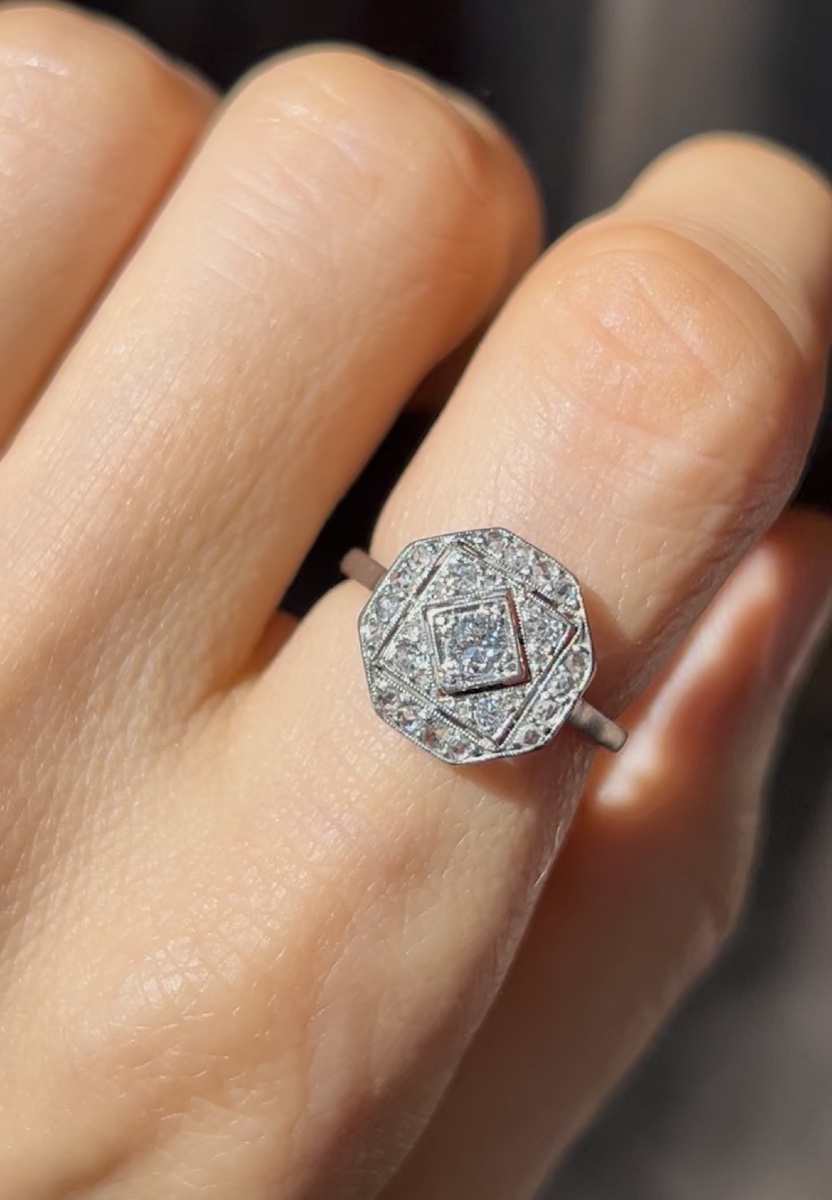 Art Deco Ring In Platinum And Diamonds -photo-6
