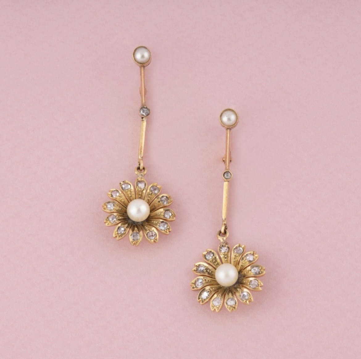 Antique Art Nouveau Earrings In 18k Yellow Gold With Pearls And Diamonds 
