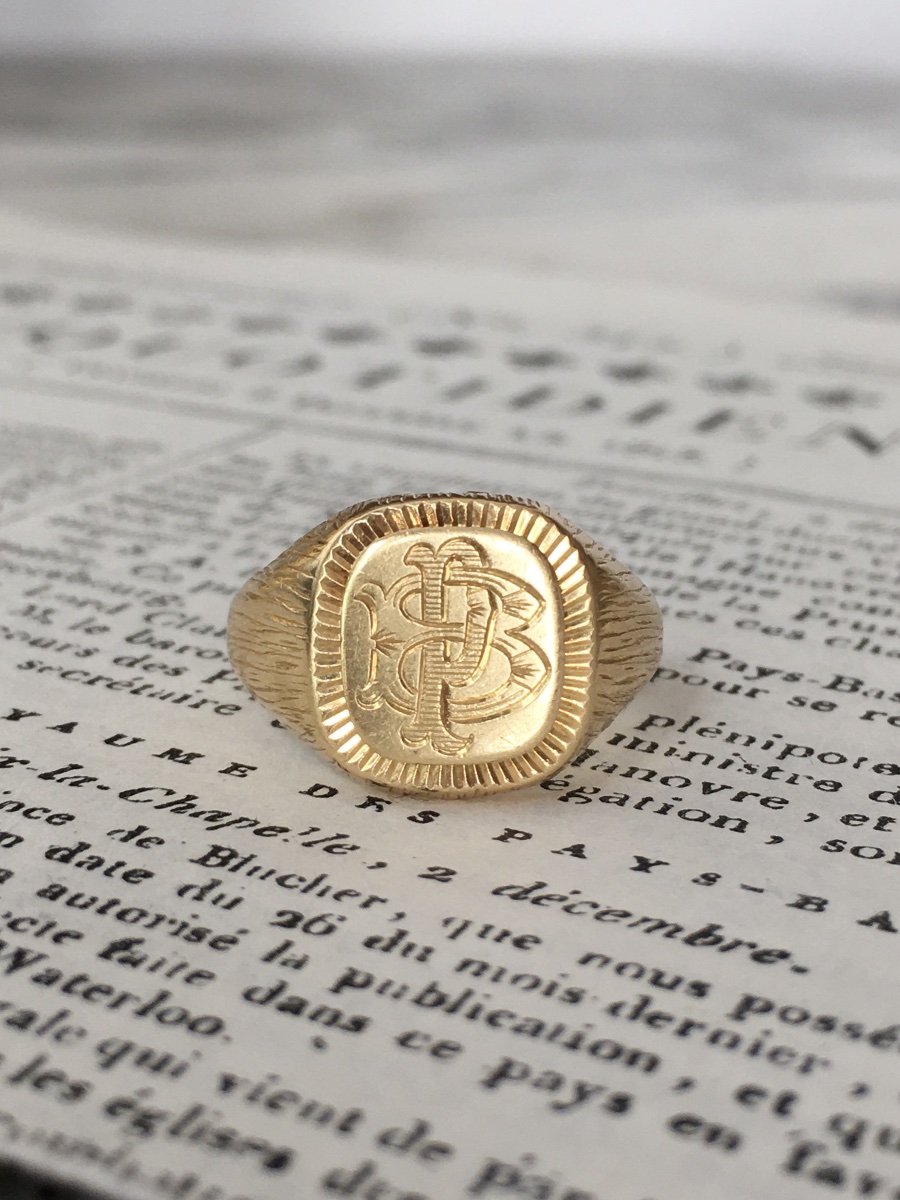 18k Yellow Gold Signet Ring -photo-2