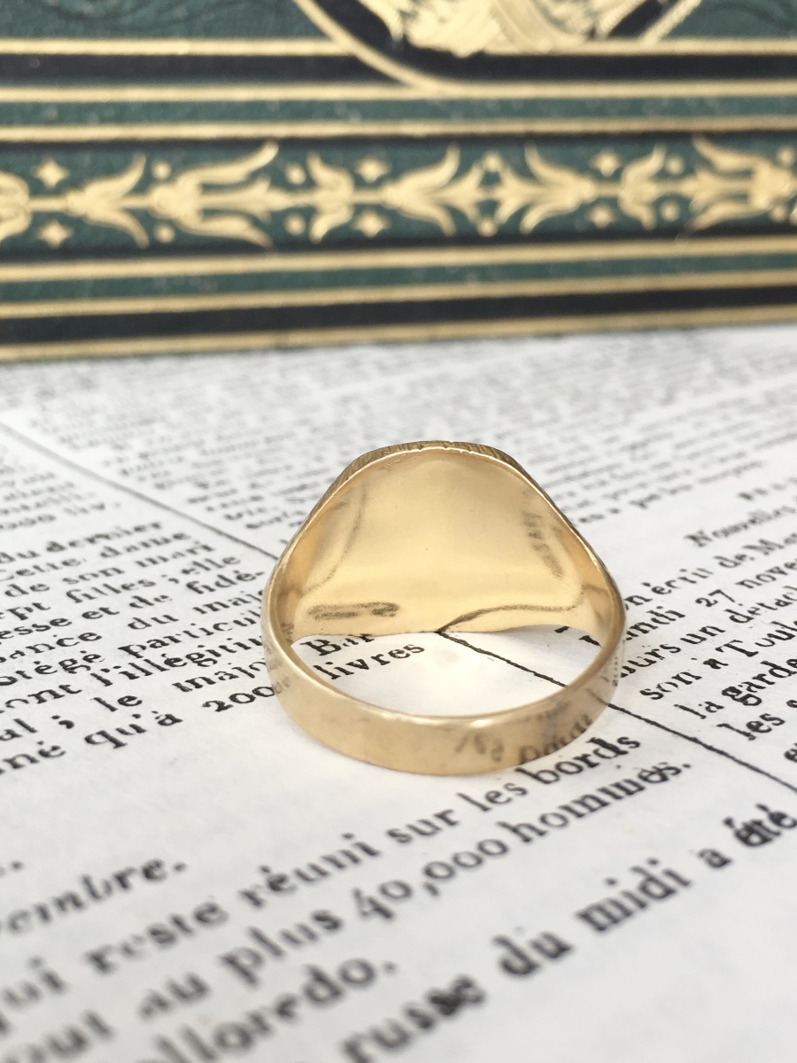 18k Yellow Gold Signet Ring -photo-1