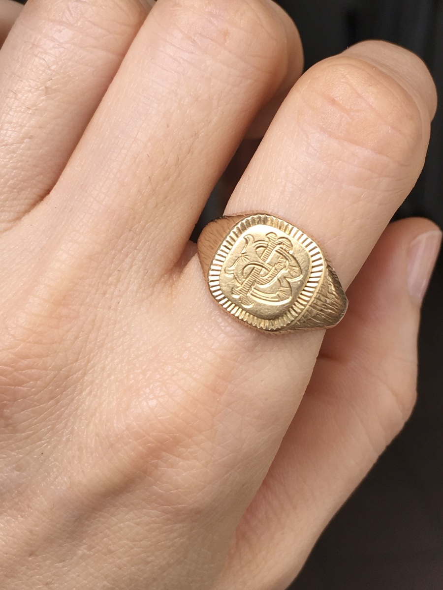18k Yellow Gold Signet Ring -photo-3