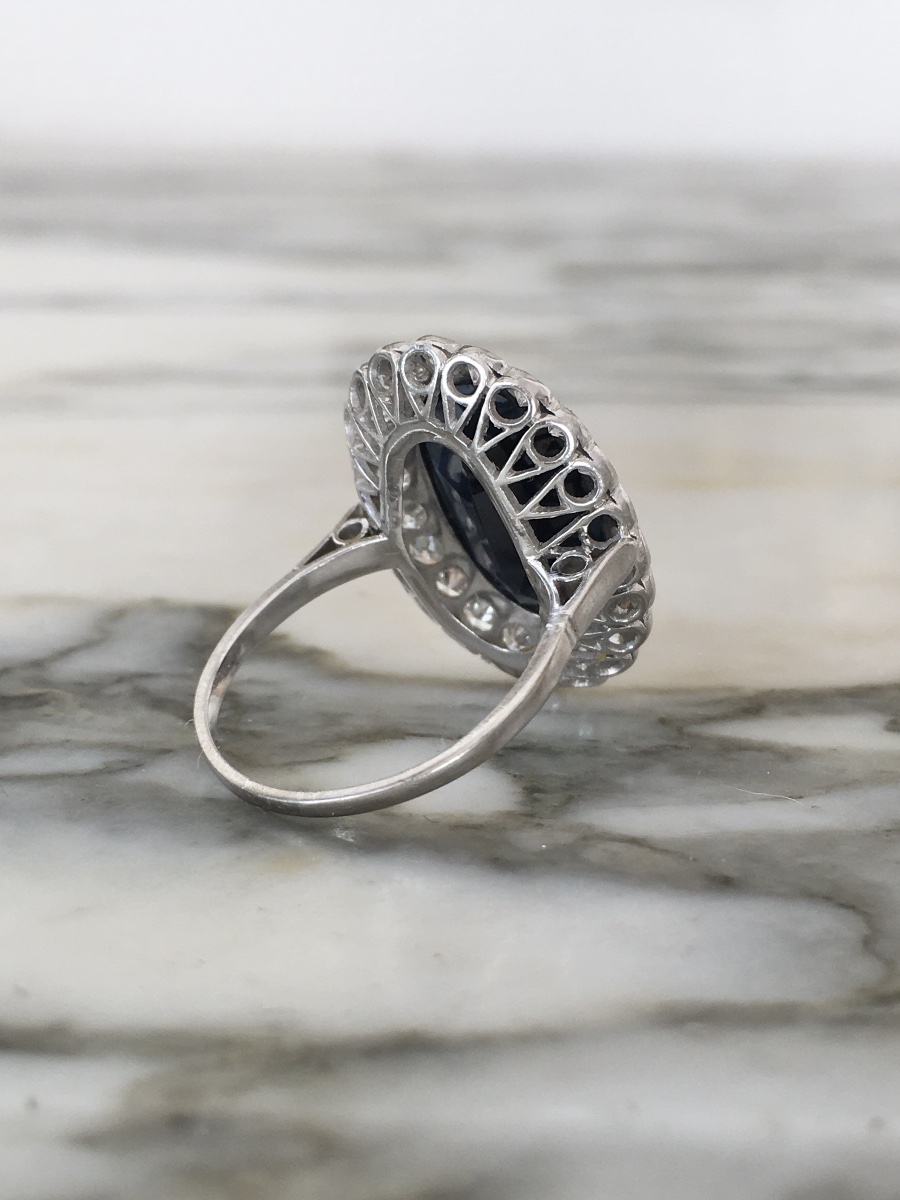 Stunning 18k White Gold Daisy Ring With Sapphire And Diamonds -photo-1